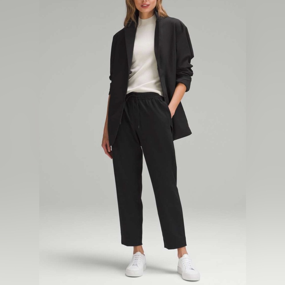 LULULEMON MID-RISE TAPERED LEG 7/8L BLACK PANTS SIZE S